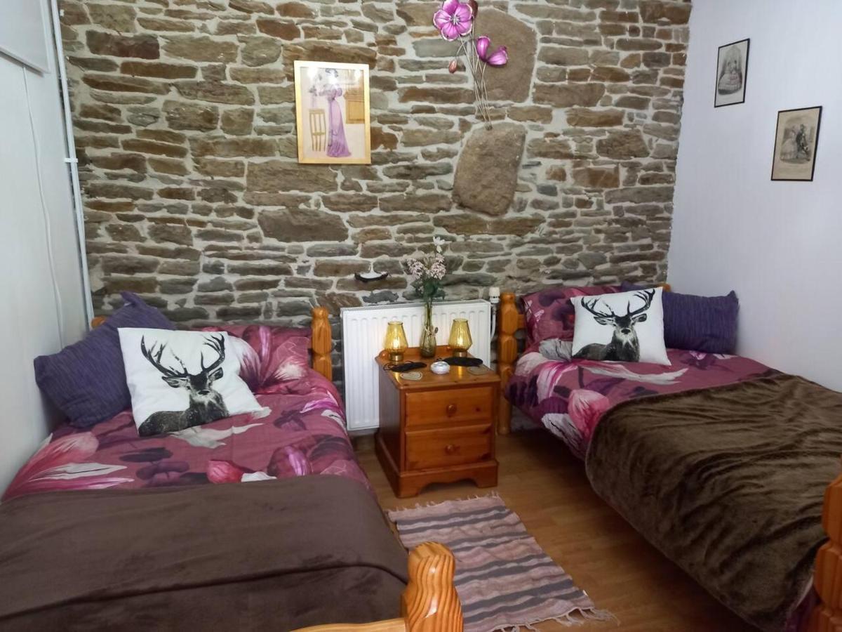 Mortain-Bocage - 2-Bed Wisteria Cottage - Sleeps 4 Notre-Dame-du-Touchet Exterior photo